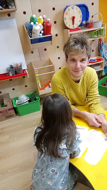 Tom Michael im FRÖBEL-Kindergarten MALTA